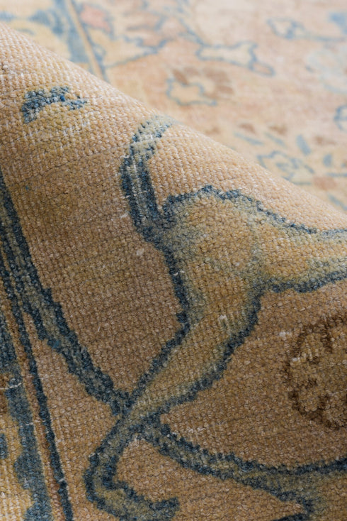 Vintage Meshed Area Rug (8' x 11')